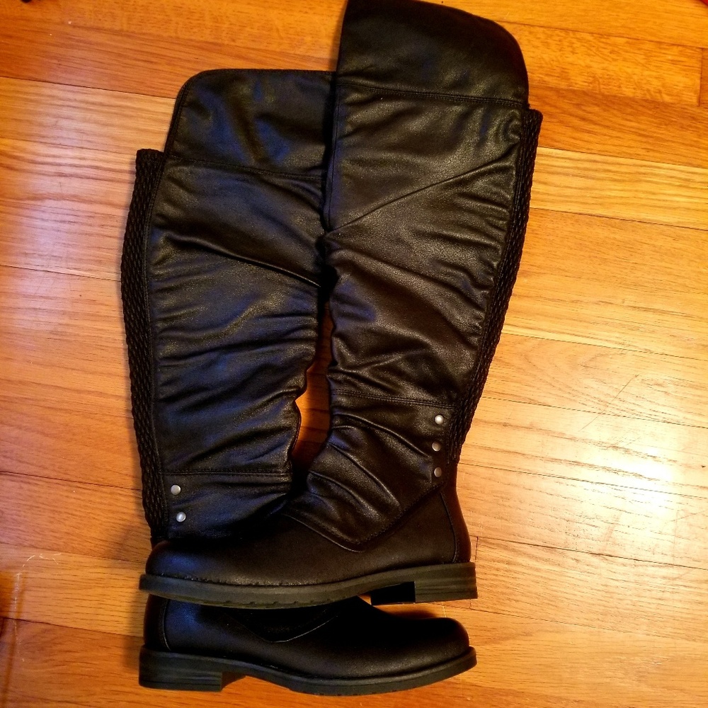 FINAL SALE PRICE- Baretraps Chesly Boots